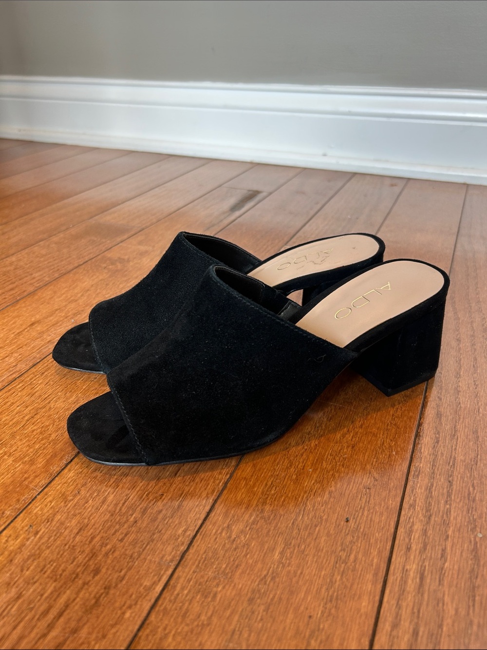Like New ALDO Resplandina Black Suede Open-Toe Block Heel Mules - 6.5